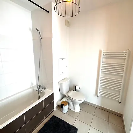 Apartment L'havana : Proche Gare Partdieu / Aeroport / Groupama Stadium